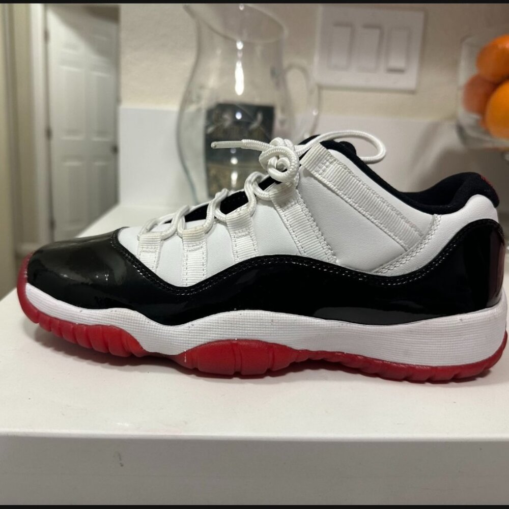 Women Air Jordan 11 Retro Low Concord Bred